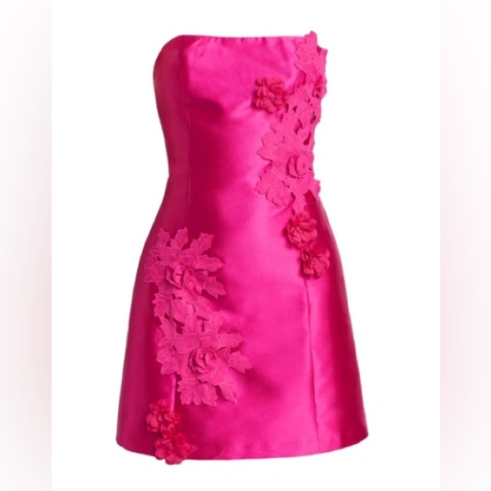 NWT Elliatt Walter Dress Pin